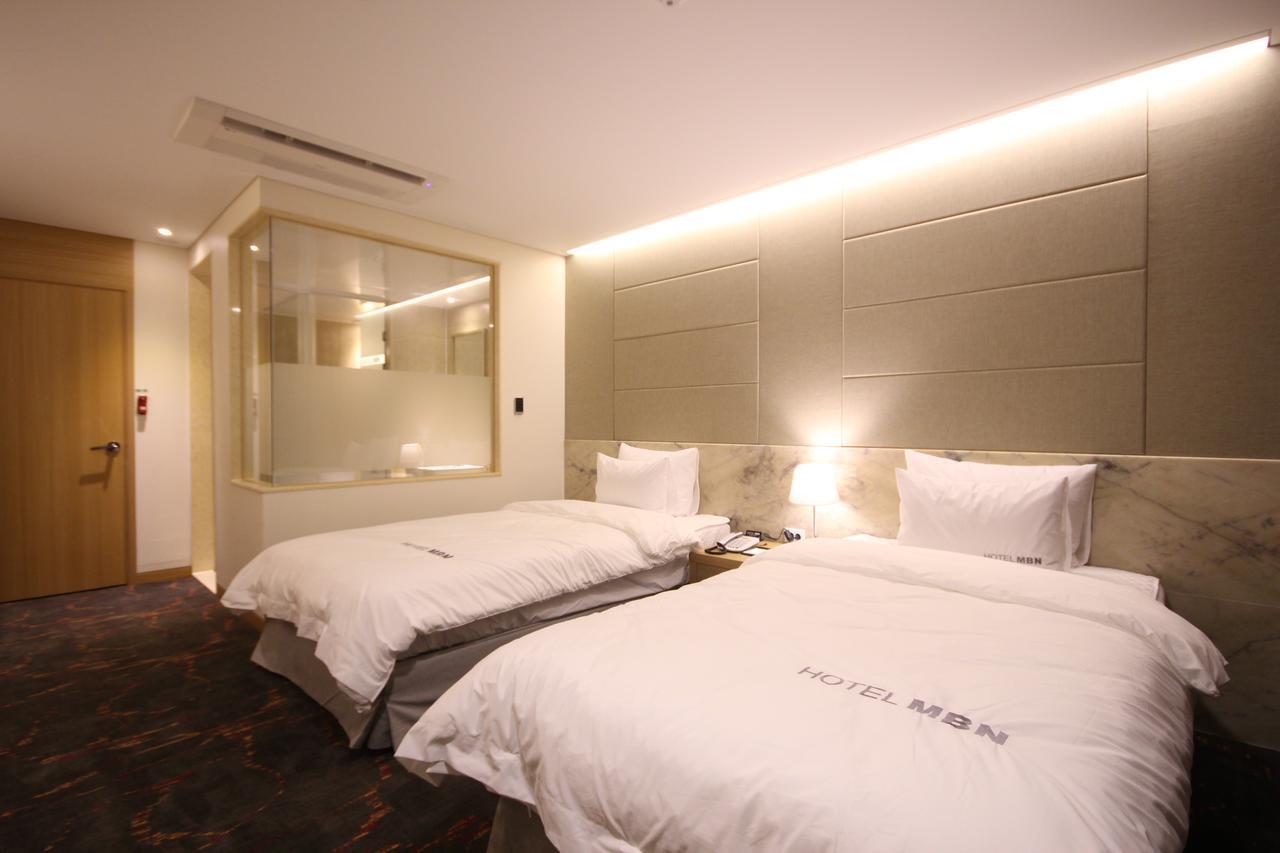 Mbn Hotel Changwon Bagian luar foto
