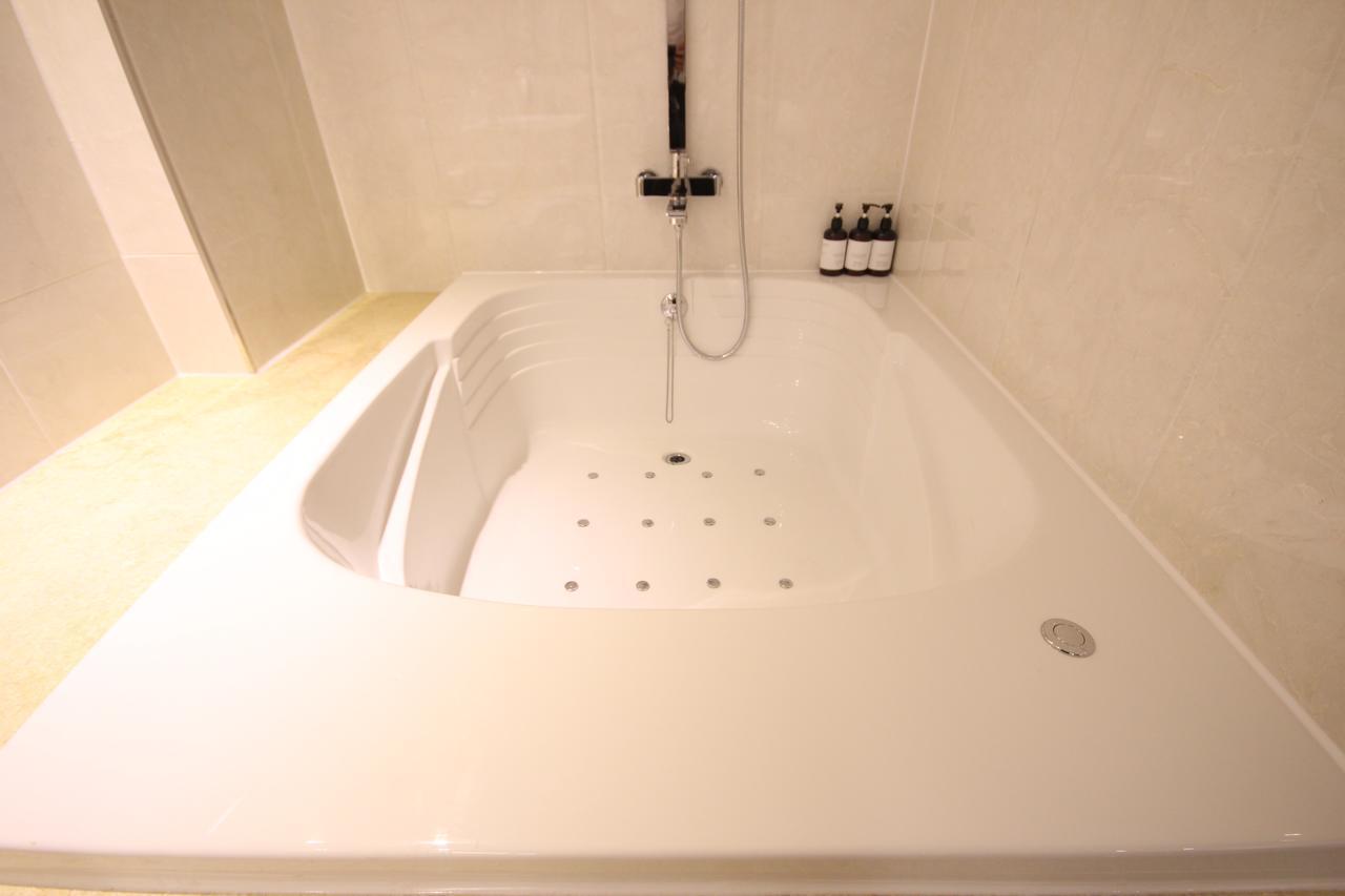 Mbn Hotel Changwon Bagian luar foto