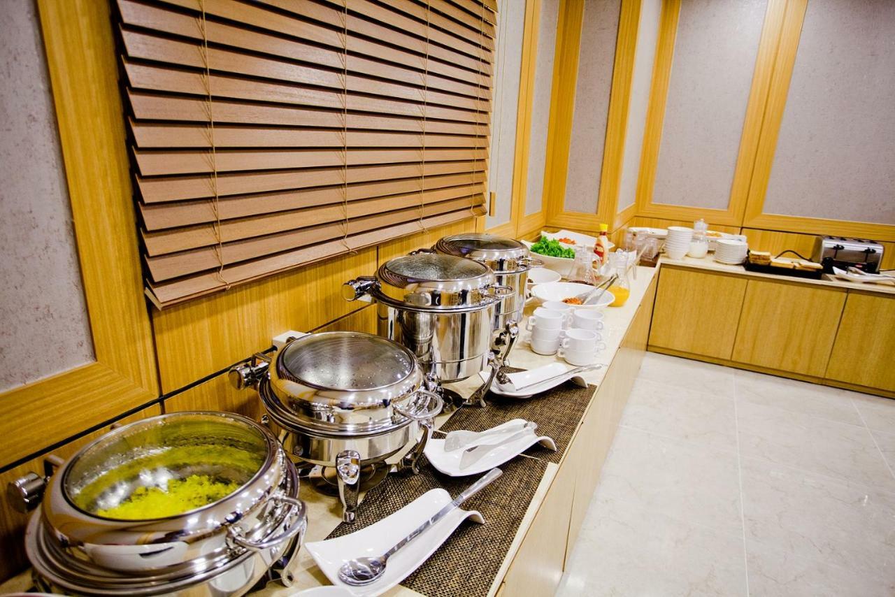 Mbn Hotel Changwon Bagian luar foto
