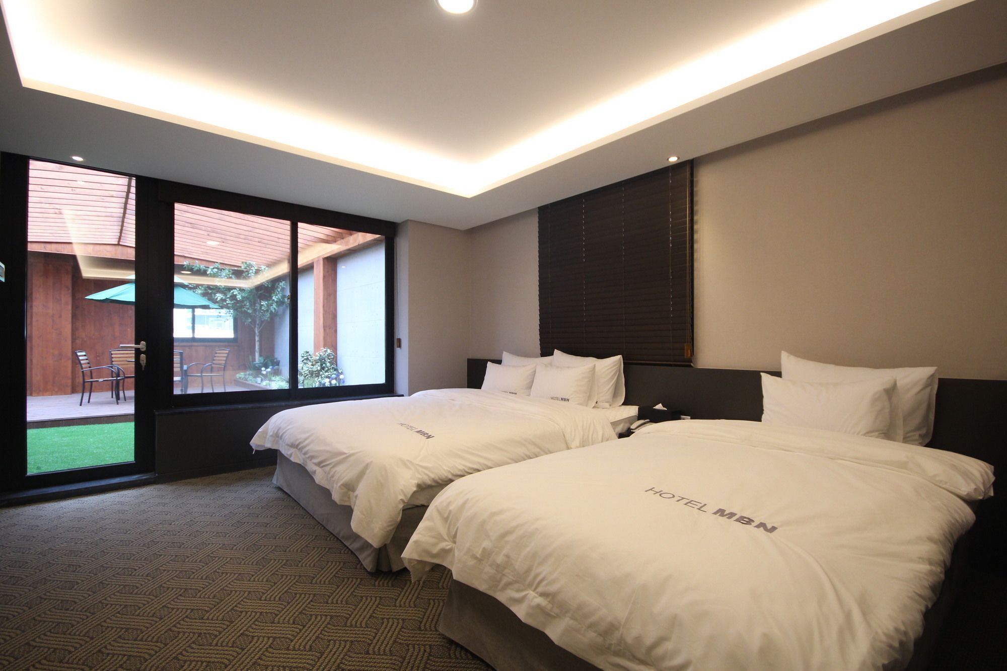 Mbn Hotel Changwon Bagian luar foto