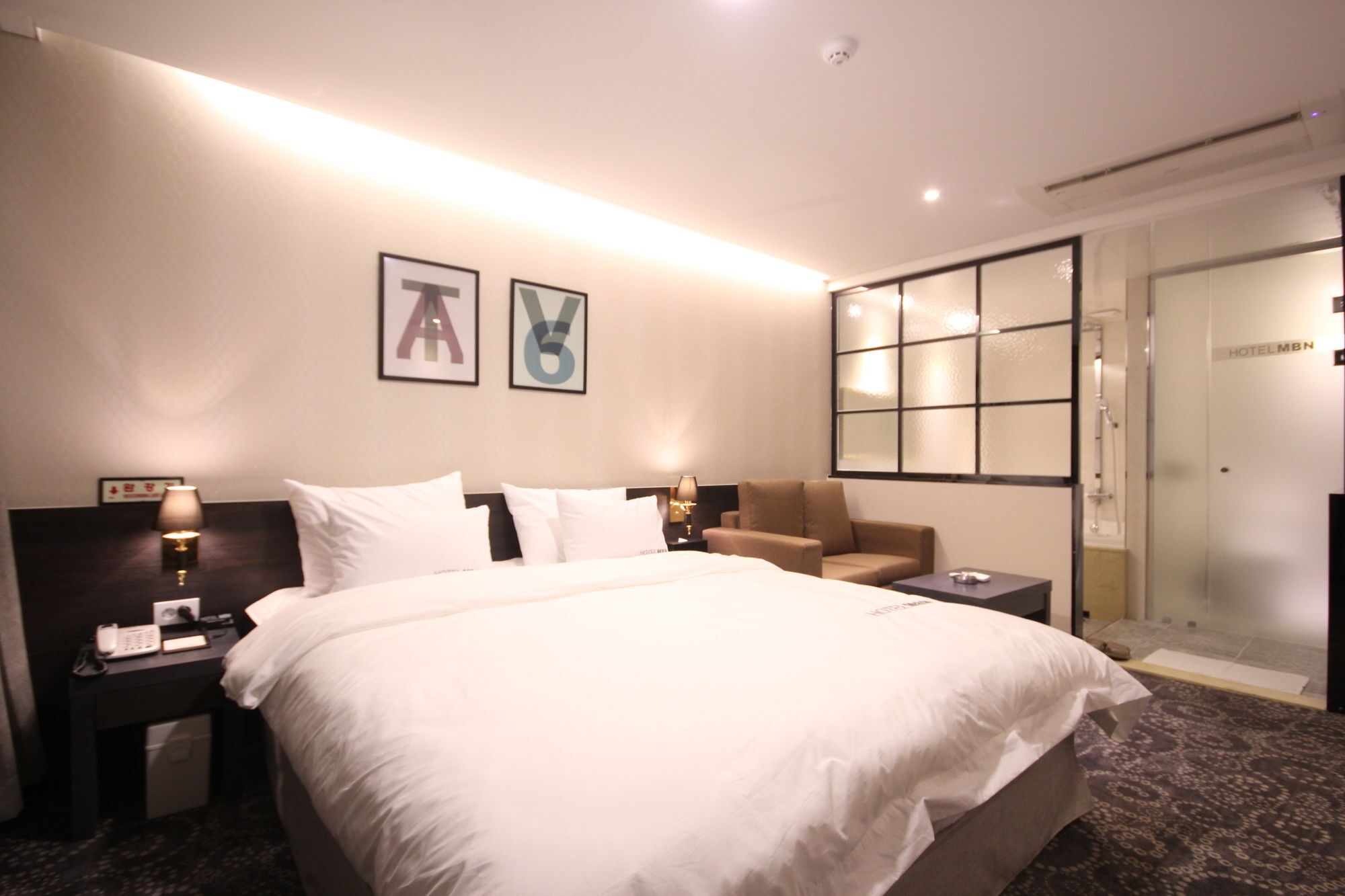 Mbn Hotel Changwon Bagian luar foto