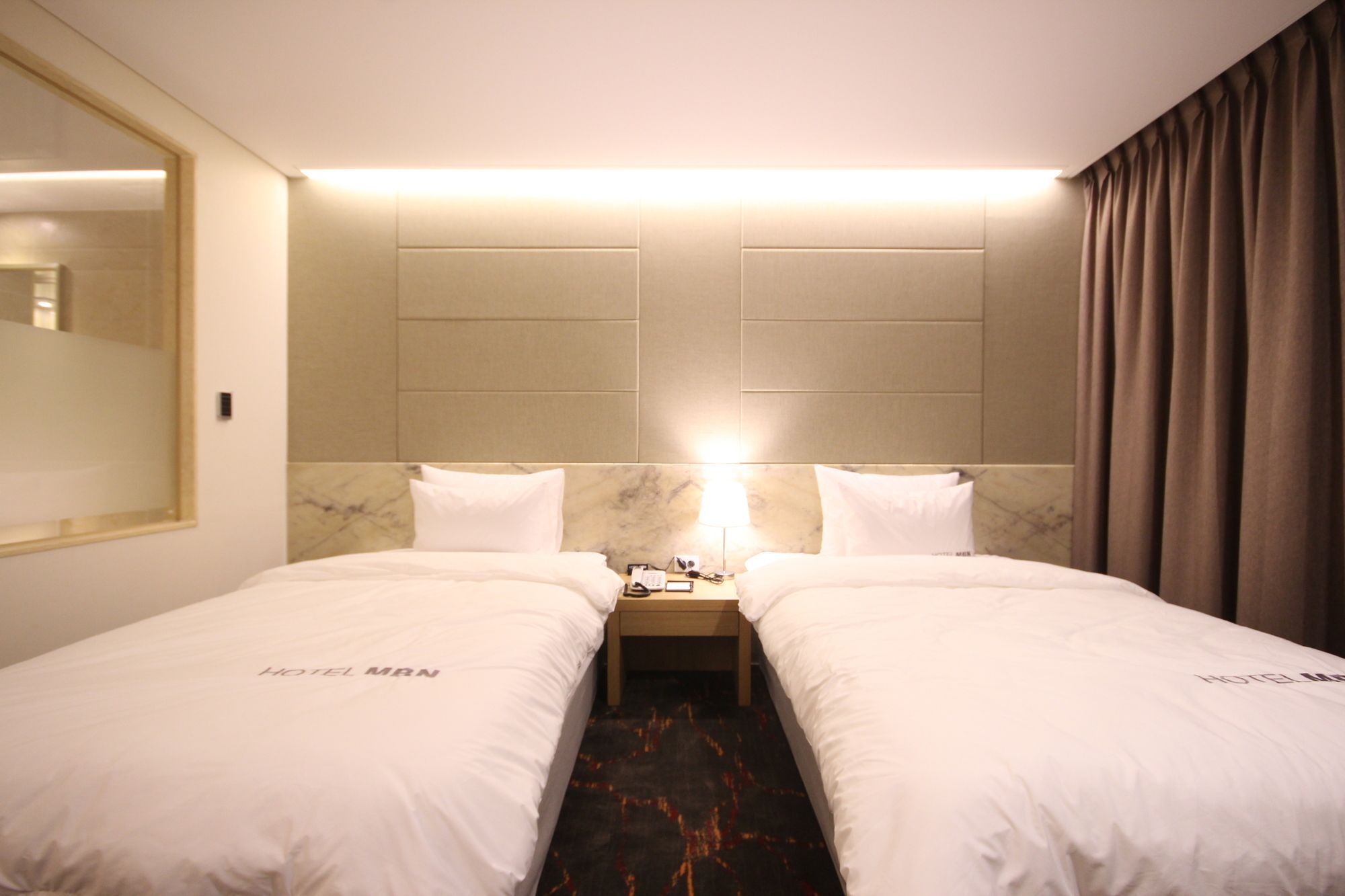 Mbn Hotel Changwon Bagian luar foto