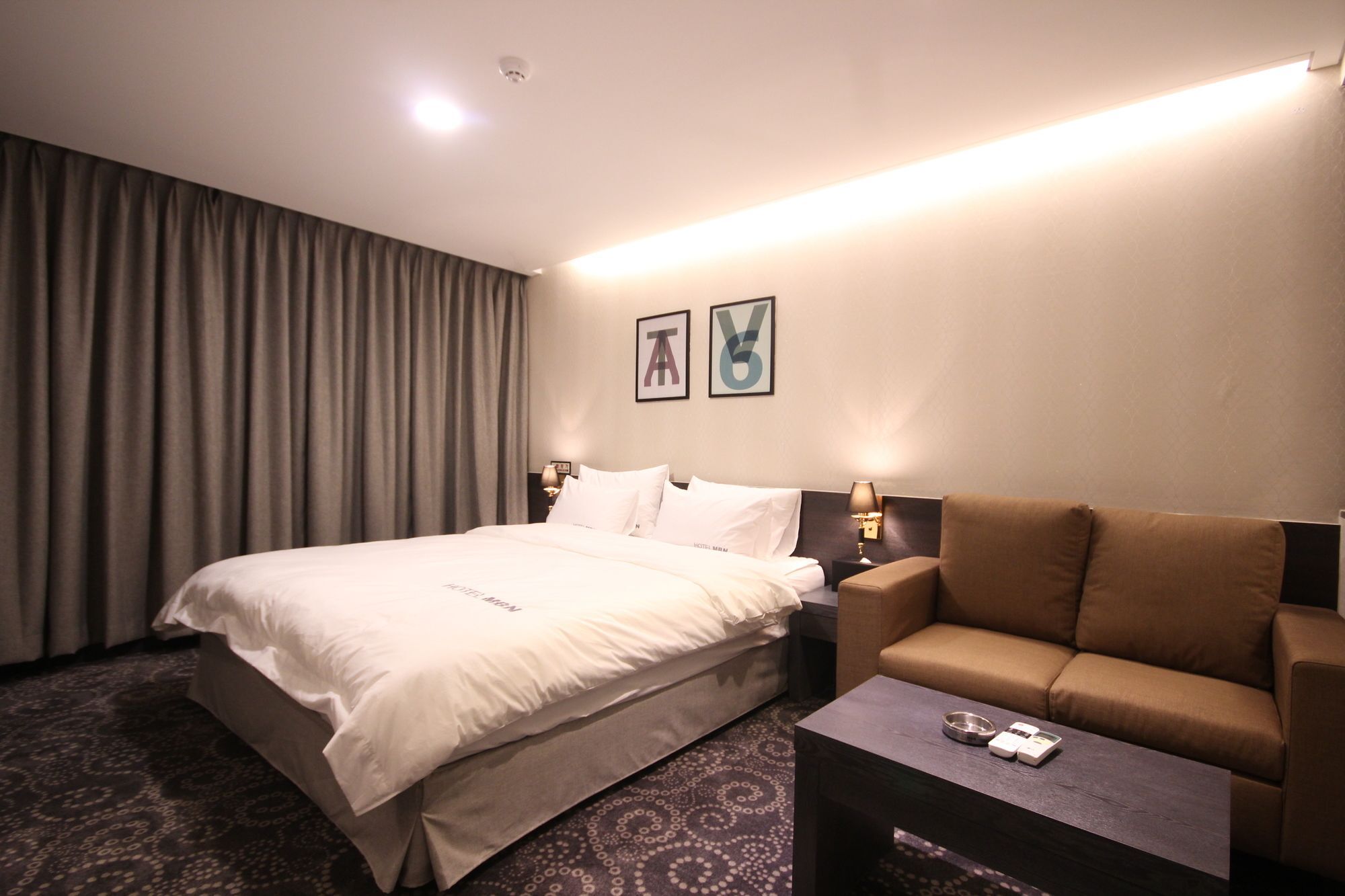 Mbn Hotel Changwon Bagian luar foto