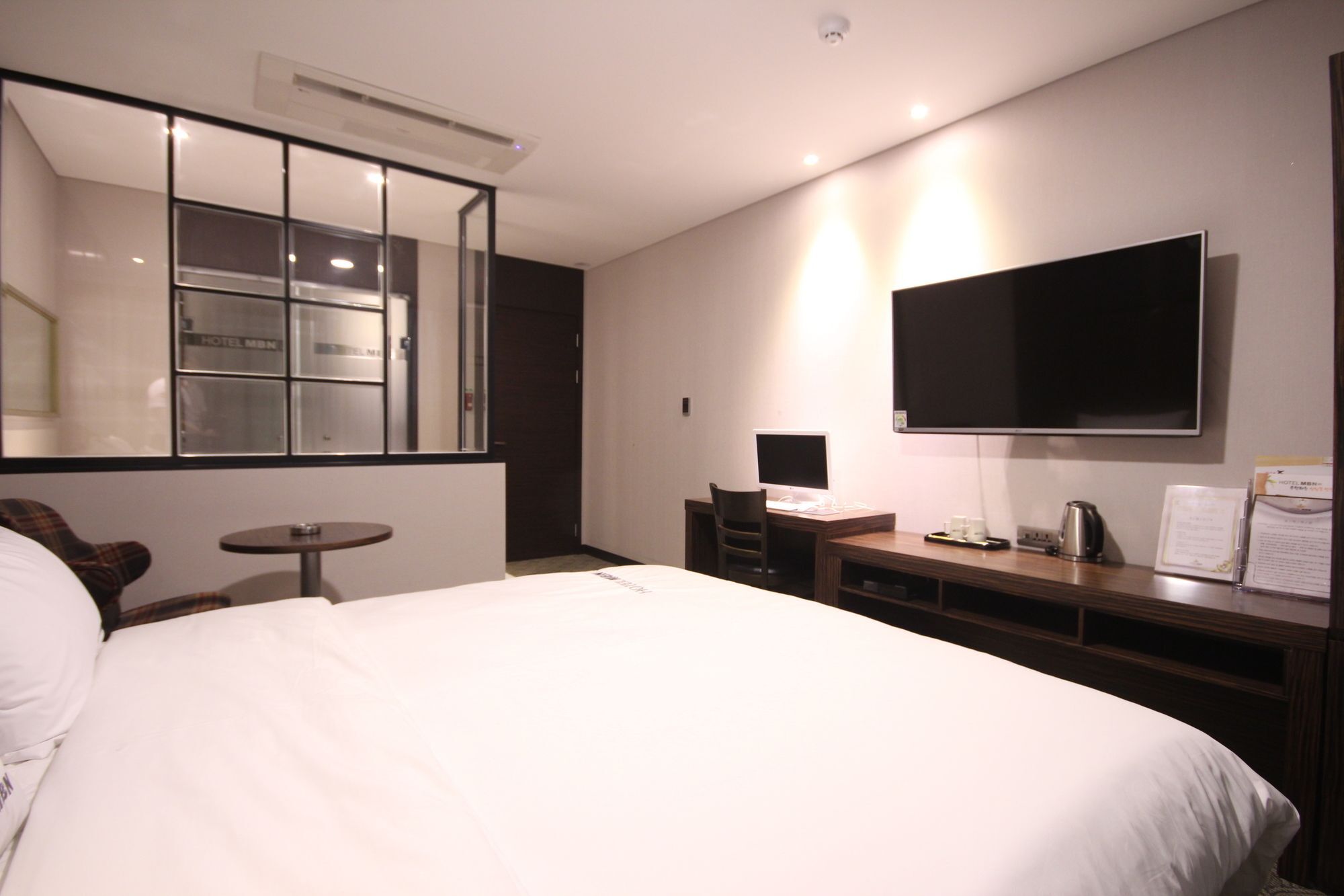 Mbn Hotel Changwon Bagian luar foto