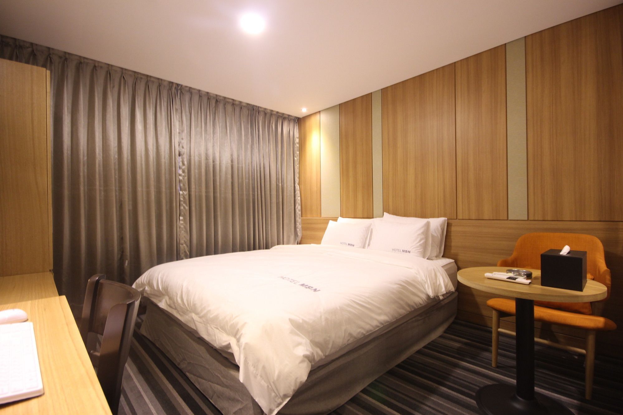 Mbn Hotel Changwon Bagian luar foto